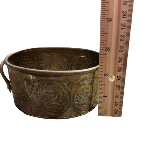 Vintage Oval Brass Container with Handles 3" x 4" - Picture 4 of 6